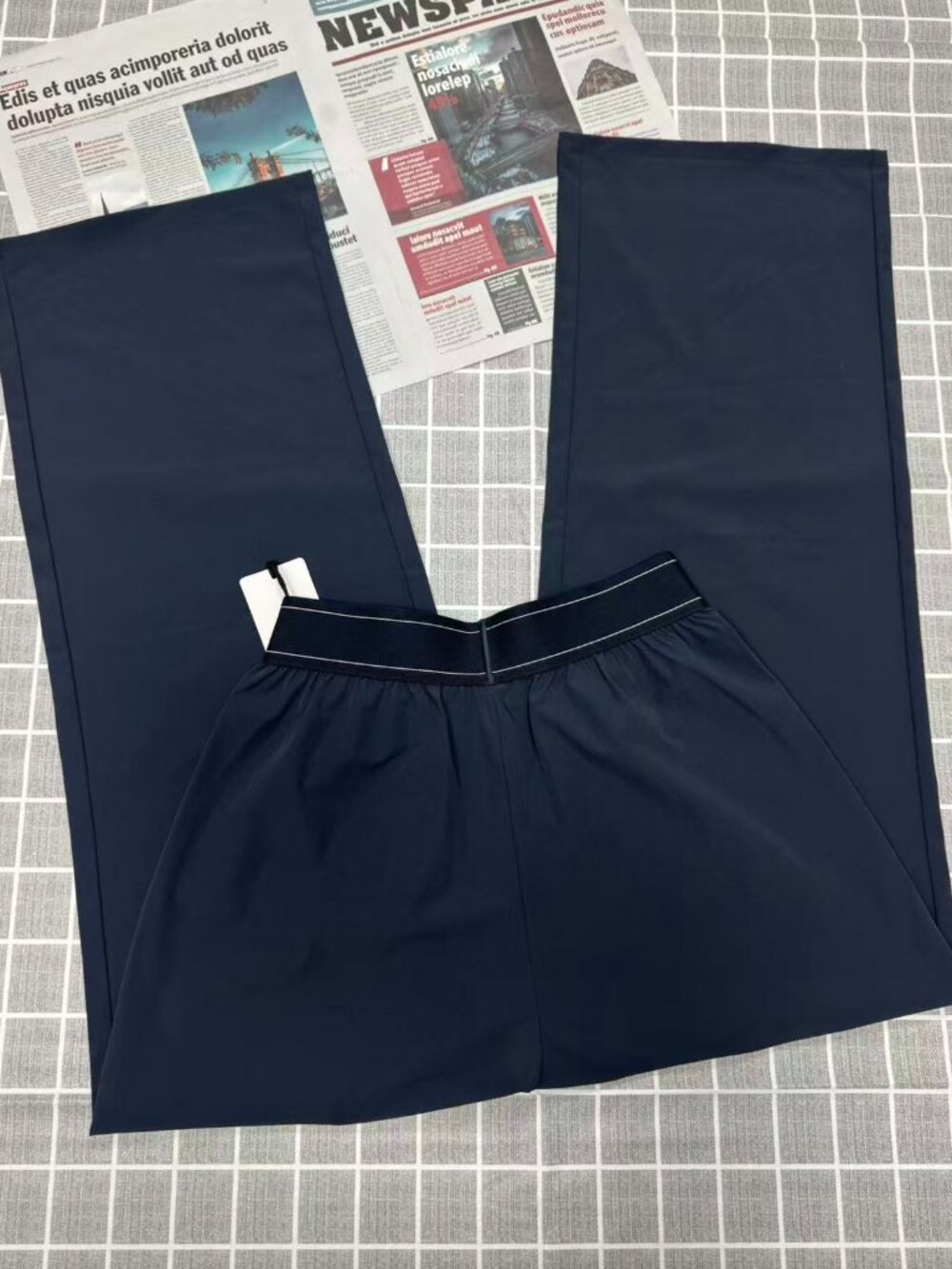 Never Worn Navy ALO Yoga Suit Up Trouser (Regular 30" Inseam)🎉 - Picture 3 of 9